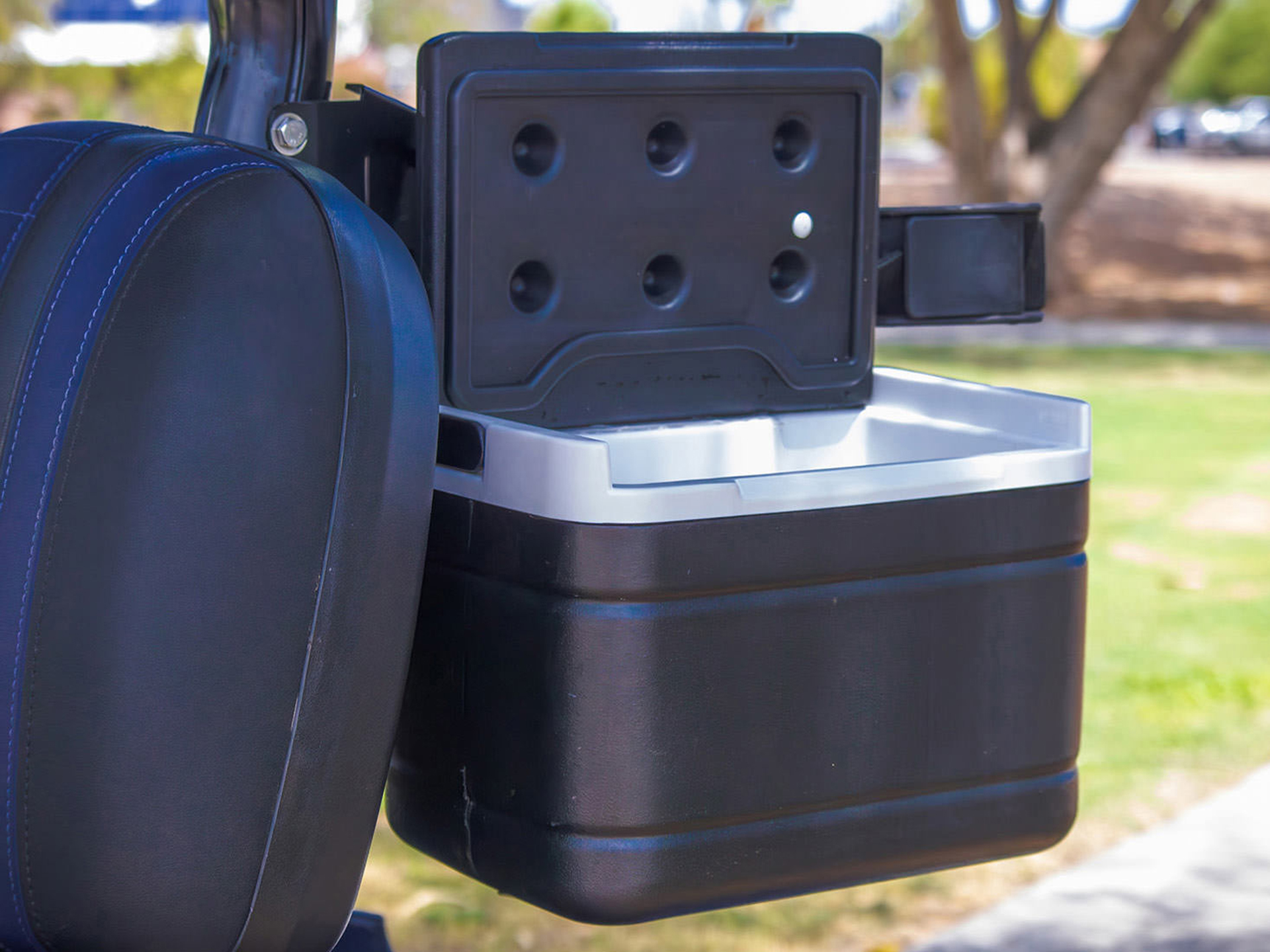 2025 ICON Electric Vehicles ICON i20 in Rancho Murieta, California - Photo 12