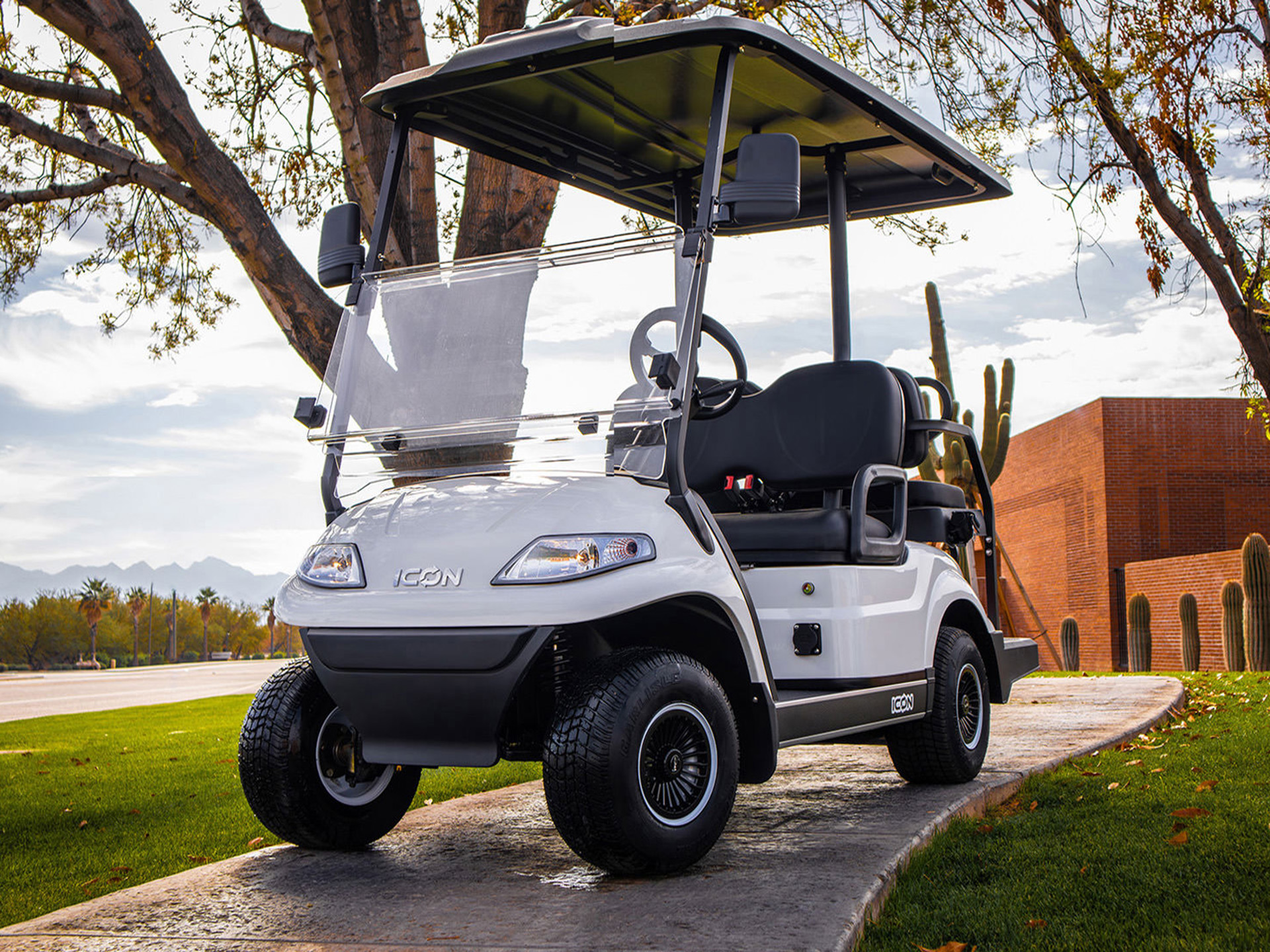 2025 ICON Electric Vehicles ICON i40-ECO in Rancho Murieta, California - Photo 12