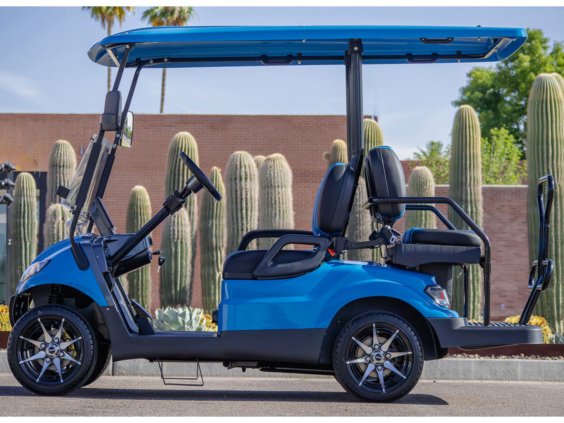 2025 ICON Electric Vehicles ICON i40 in Rancho Murieta, California - Photo 19