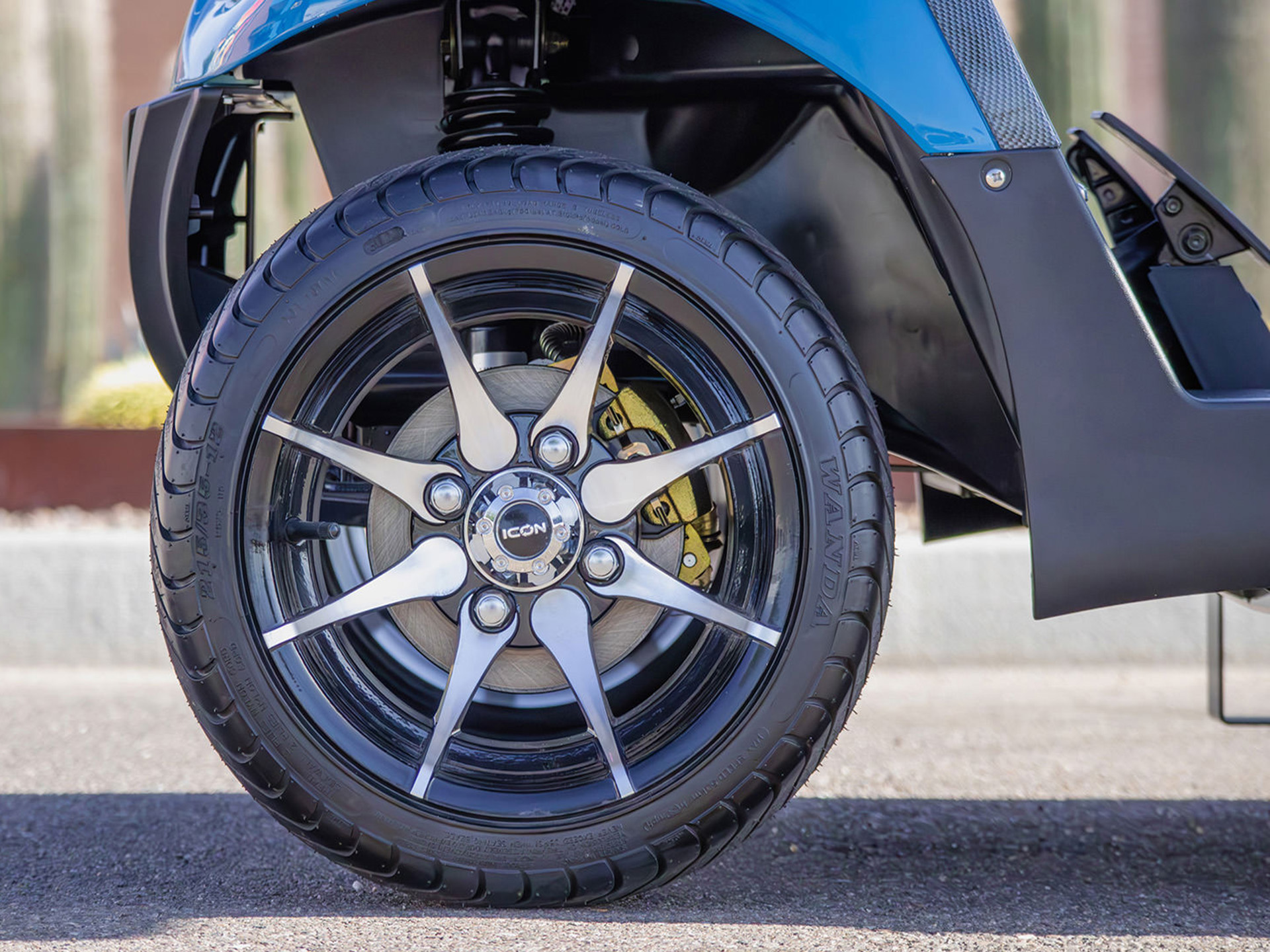 2025 ICON Electric Vehicles ICON i40 in Rancho Murieta, California - Photo 8