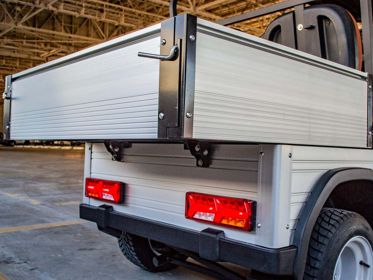 2025 ICON Electric Vehicles i40FS-HD in Rancho Murieta, California - Photo 9