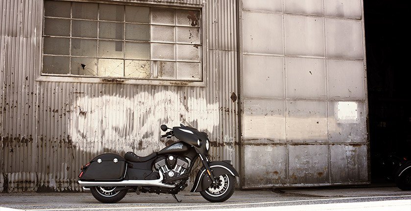 2016 Indian Motorcycle Chieftain Dark Horse in Columbia, Missouri - Photo 2