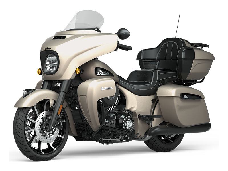 2022 Indian Motorcycle Roadmaster® Dark Horse® in Foxboro, Massachusetts - Photo 2
