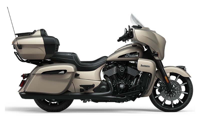 2022 Indian Motorcycle Roadmaster® Dark Horse® in Foxboro, Massachusetts - Photo 3