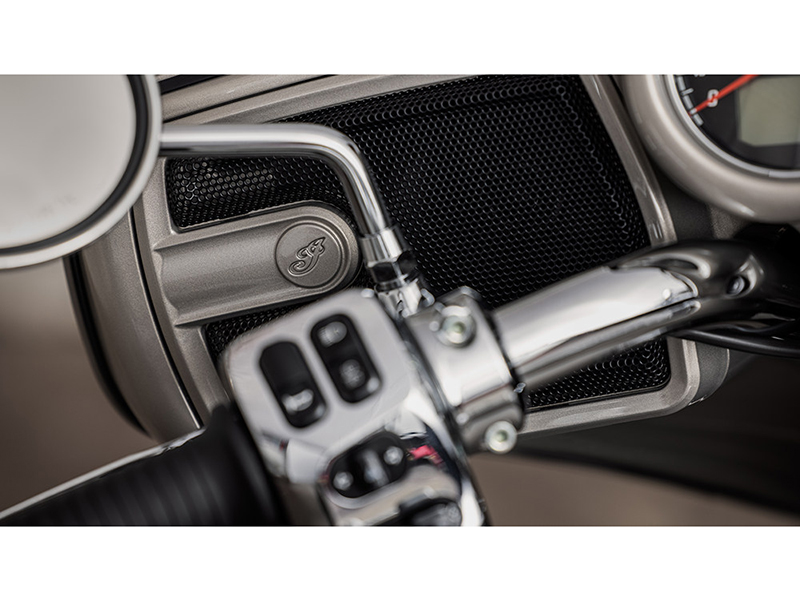 2023  Chieftain® Limited 11