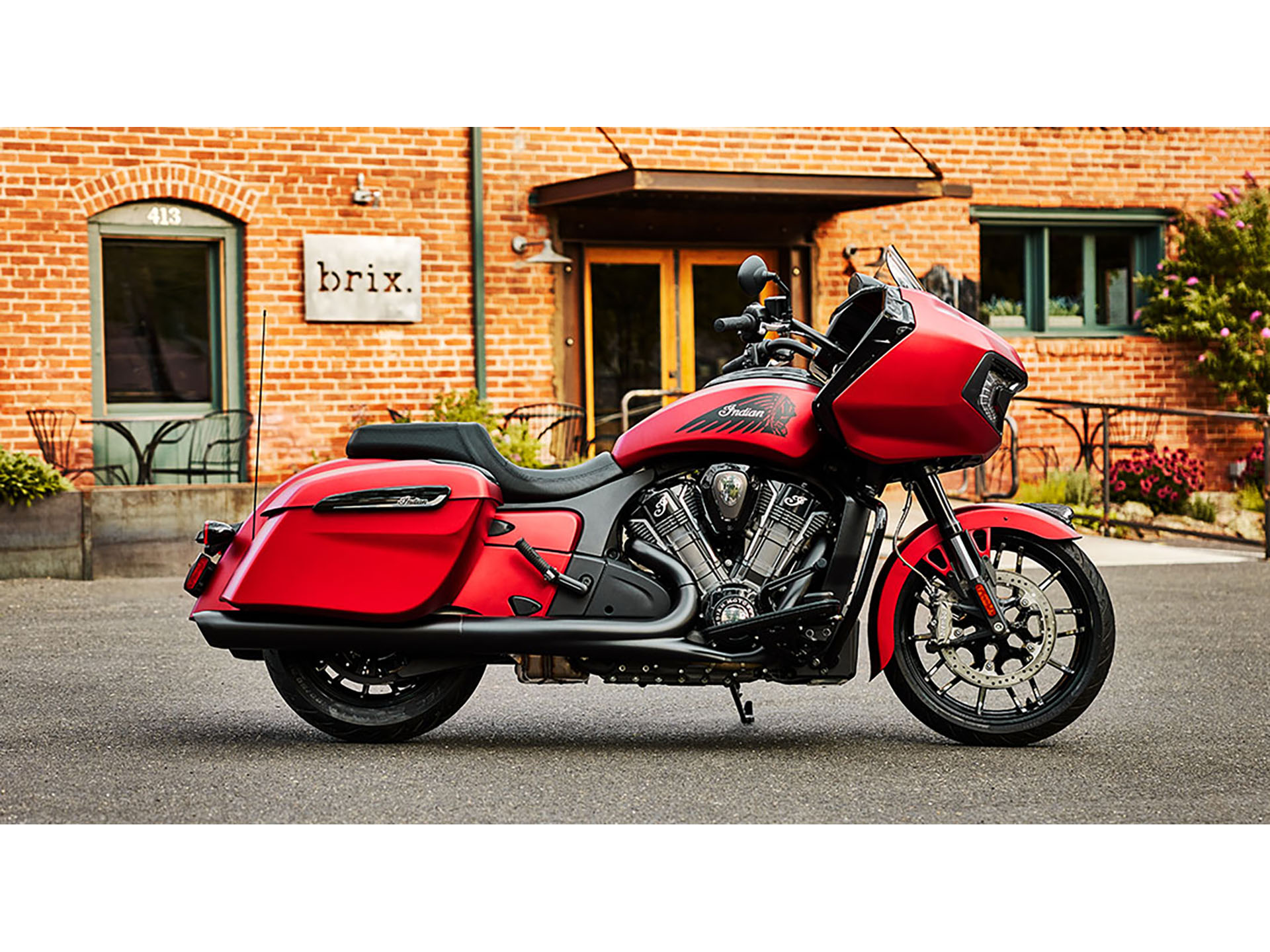 2024 Indian Motorcycle Challenger® Dark Horse® in Columbia, Missouri - Photo 16