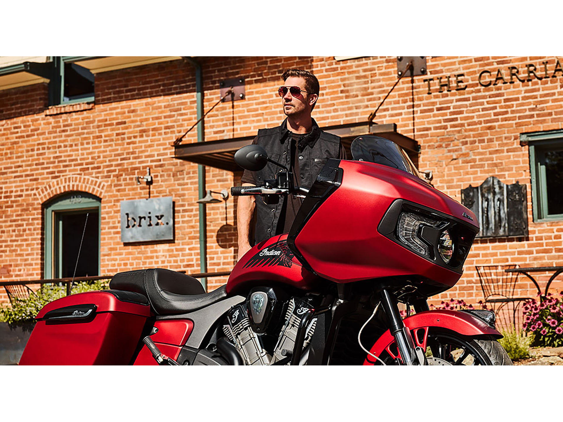 2024 Indian Motorcycle Challenger® Dark Horse® in Lafayette, Indiana - Photo 17
