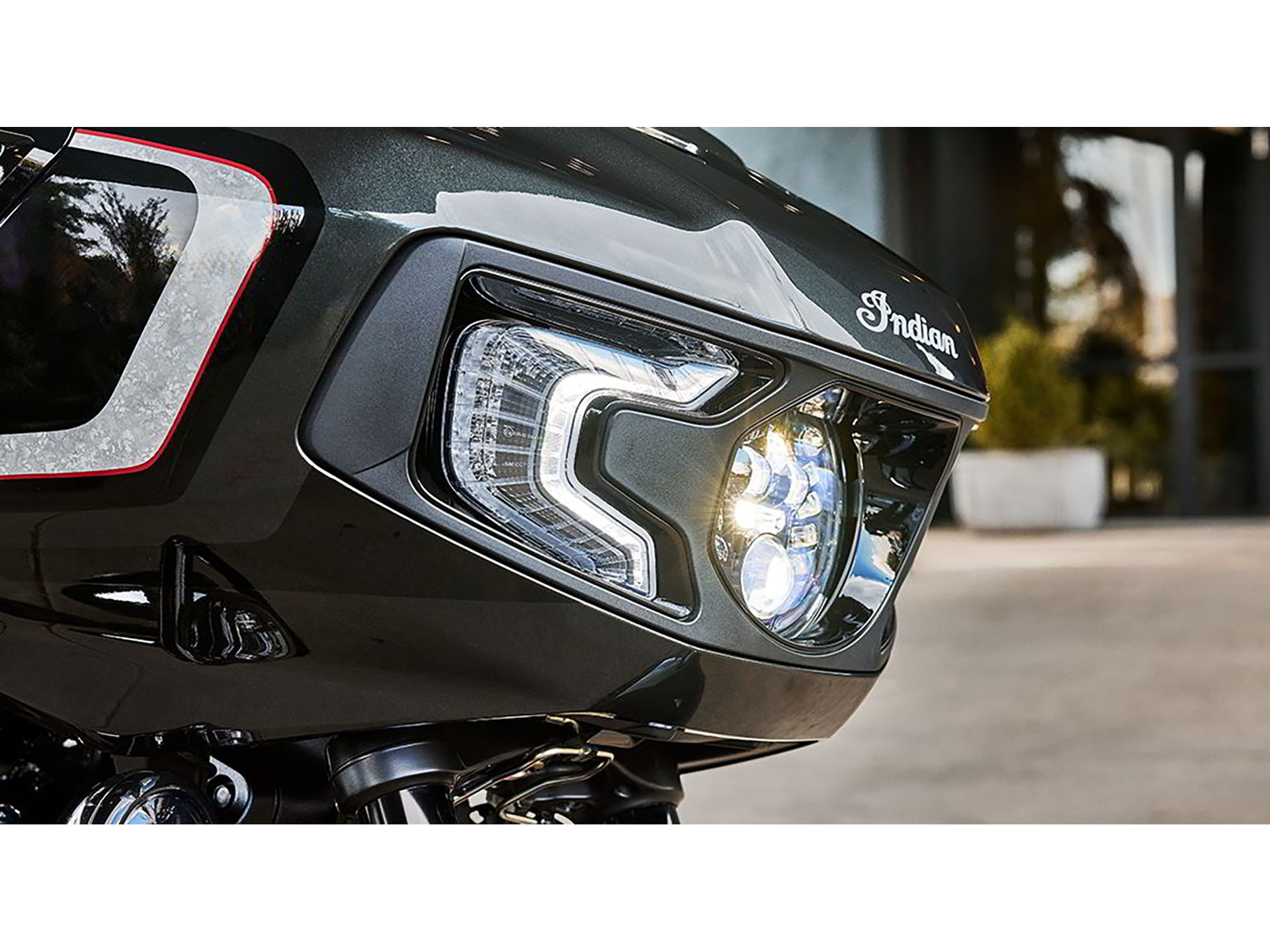 2024 Indian Motorcycle Challenger® Elite in Columbia, Missouri - Photo 10