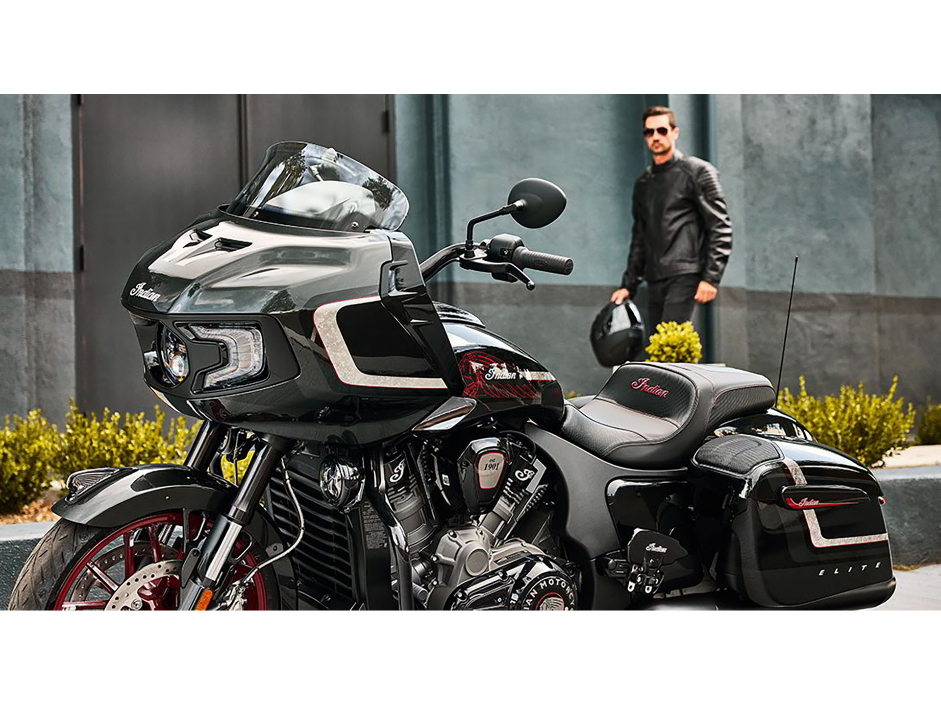 2024 Indian Motorcycle Challenger® Elite in Columbia, Missouri - Photo 14