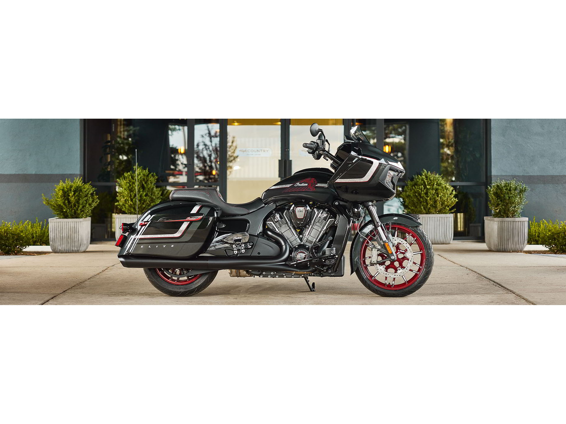 2024 Indian Motorcycle Challenger® Elite in Columbia, Missouri - Photo 17