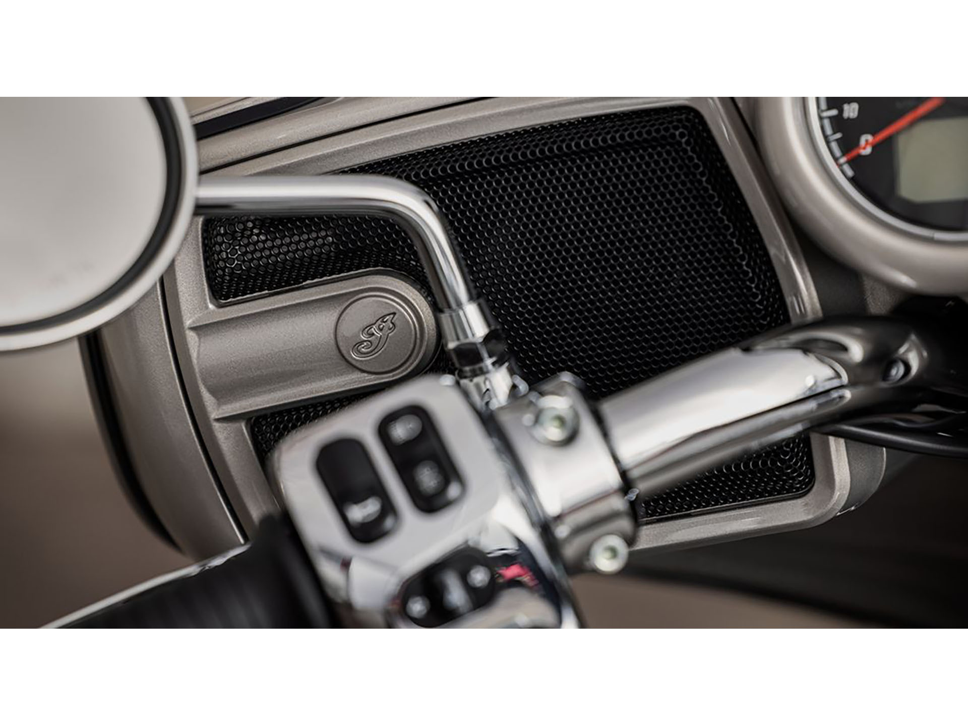 2024 Indian Motorcycle Chieftain® Limited with PowerBand Audio Package in Hollister, California - Photo 11