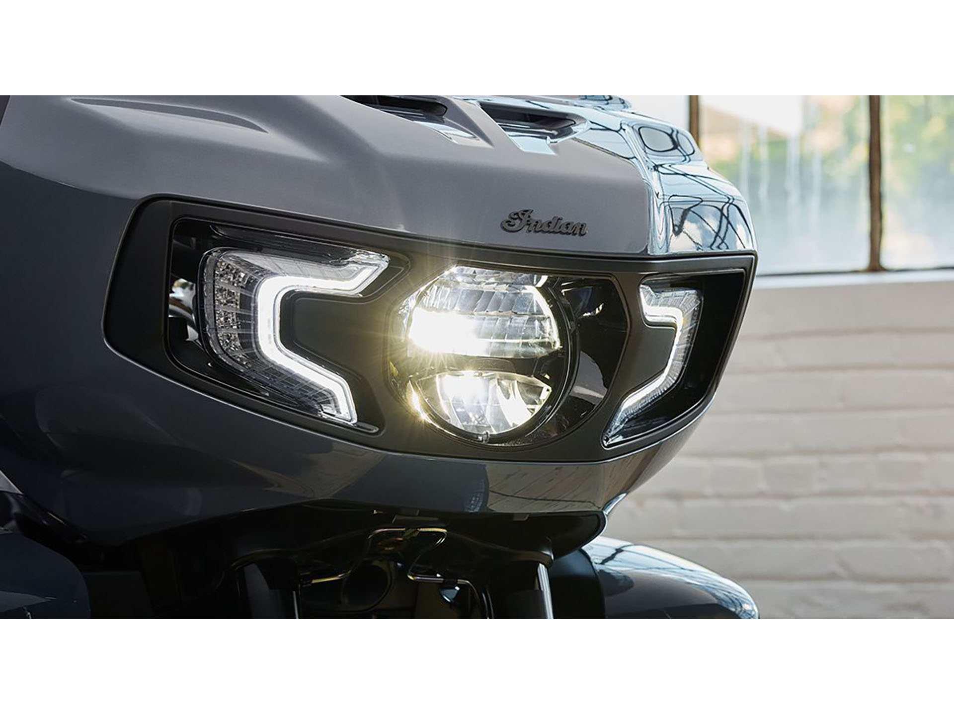 2024 Indian Motorcycle Pursuit® Dark Horse® Icon with PowerBand Audio Package in Jacksonville, Arkansas - Photo 7