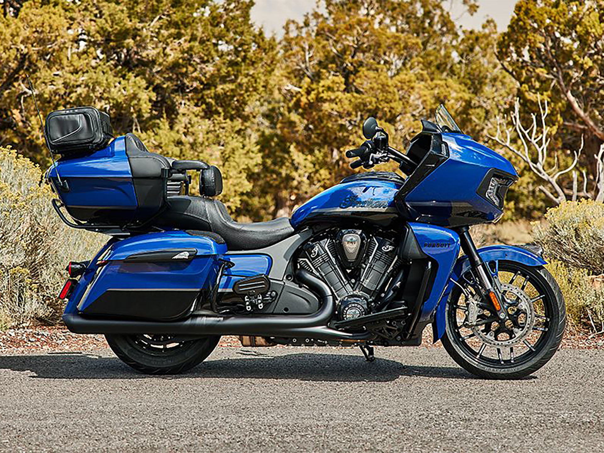 2024 Indian Motorcycle Pursuit® Dark Horse® with PowerBand Audio Package in Lafayette, Indiana - Photo 16