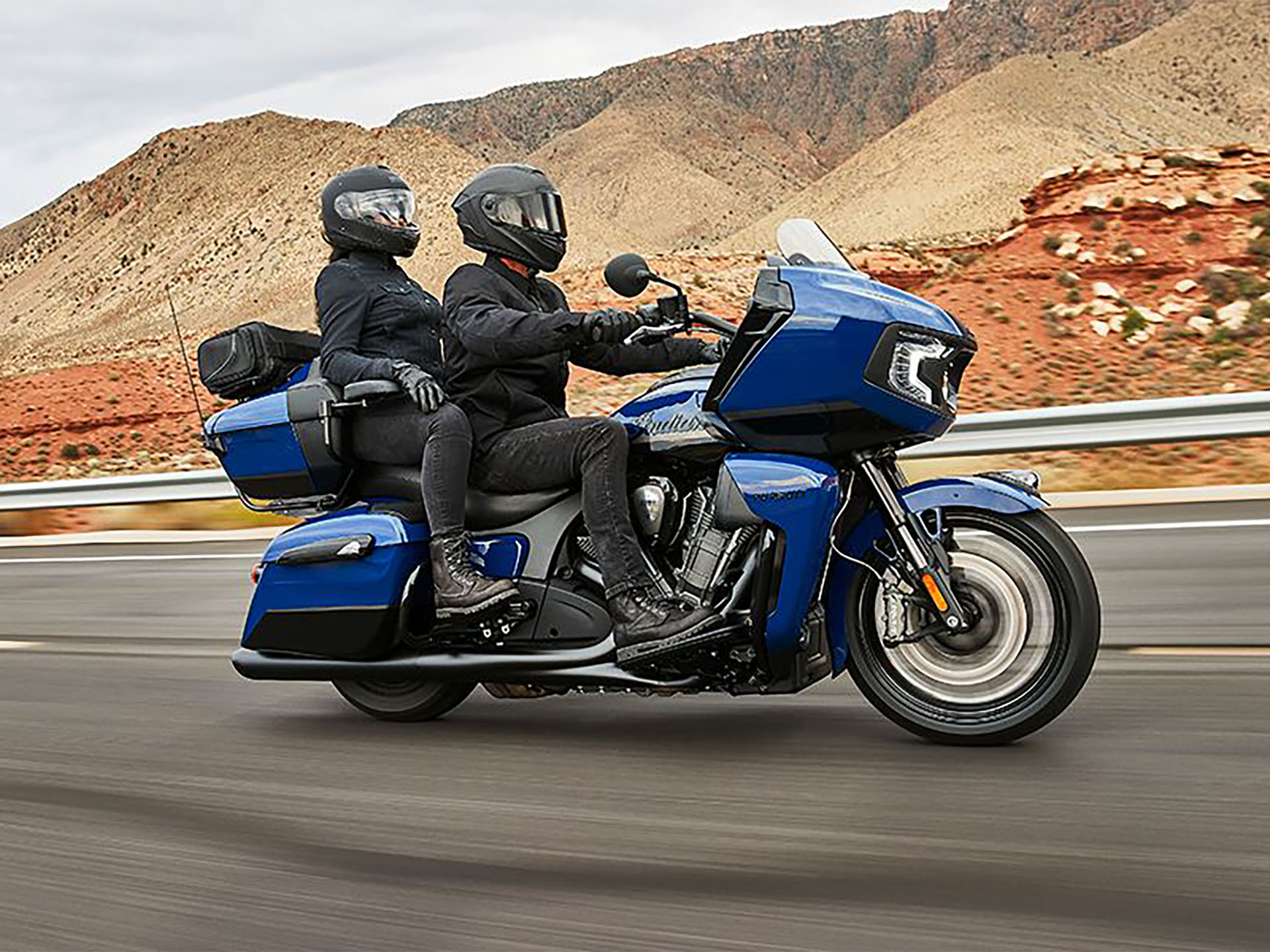 2024 Indian Motorcycle Pursuit® Dark Horse® with PowerBand Audio Package in Lafayette, Indiana - Photo 17