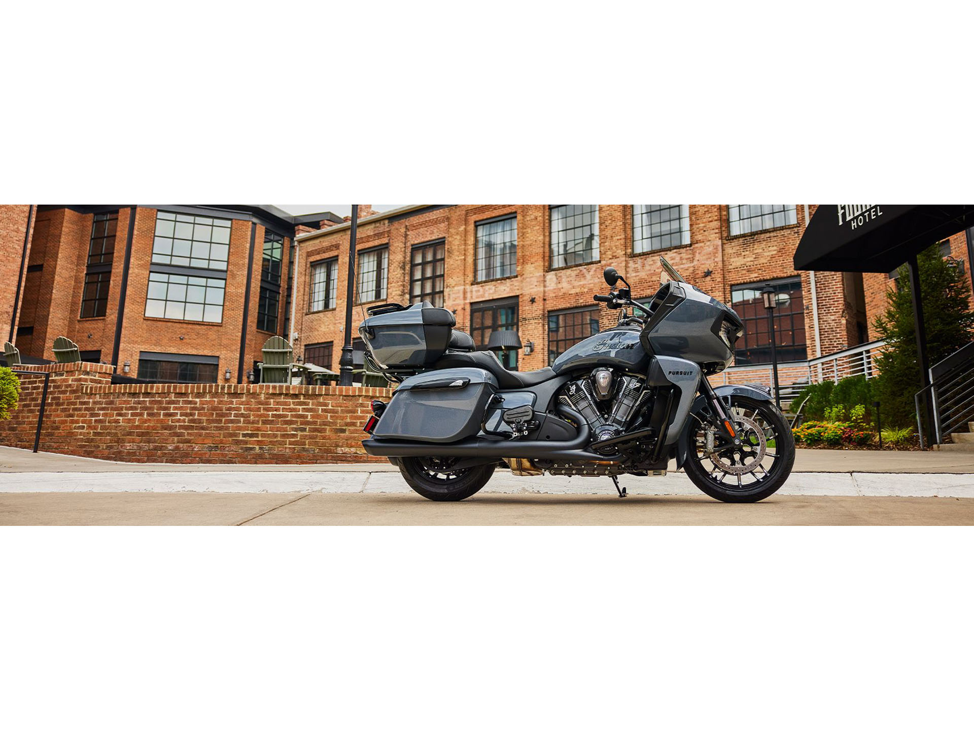 2024 Indian Motorcycle Pursuit® Dark Horse® with PowerBand Audio Package in Lafayette, Indiana - Photo 19
