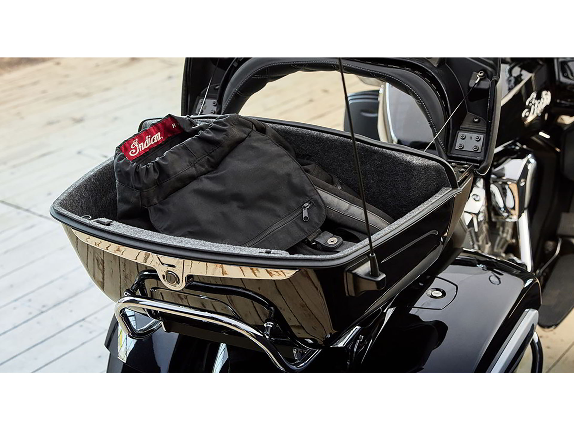 2024 Indian Motorcycle Pursuit® Limited Icon with PowerBand Audio Package in Jacksonville, Arkansas - Photo 6