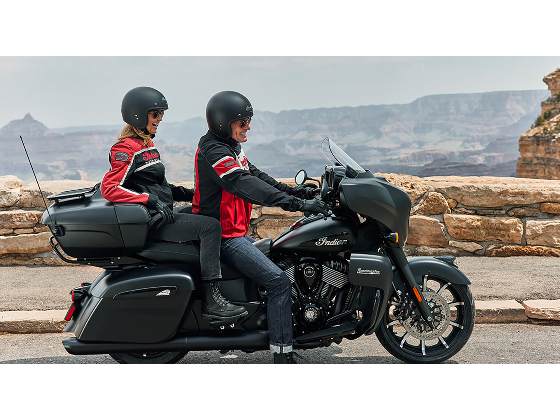 2024 Indian Motorcycle Roadmaster® Dark Horse® with PowerBand Audio Package in Columbia, Missouri - Photo 14