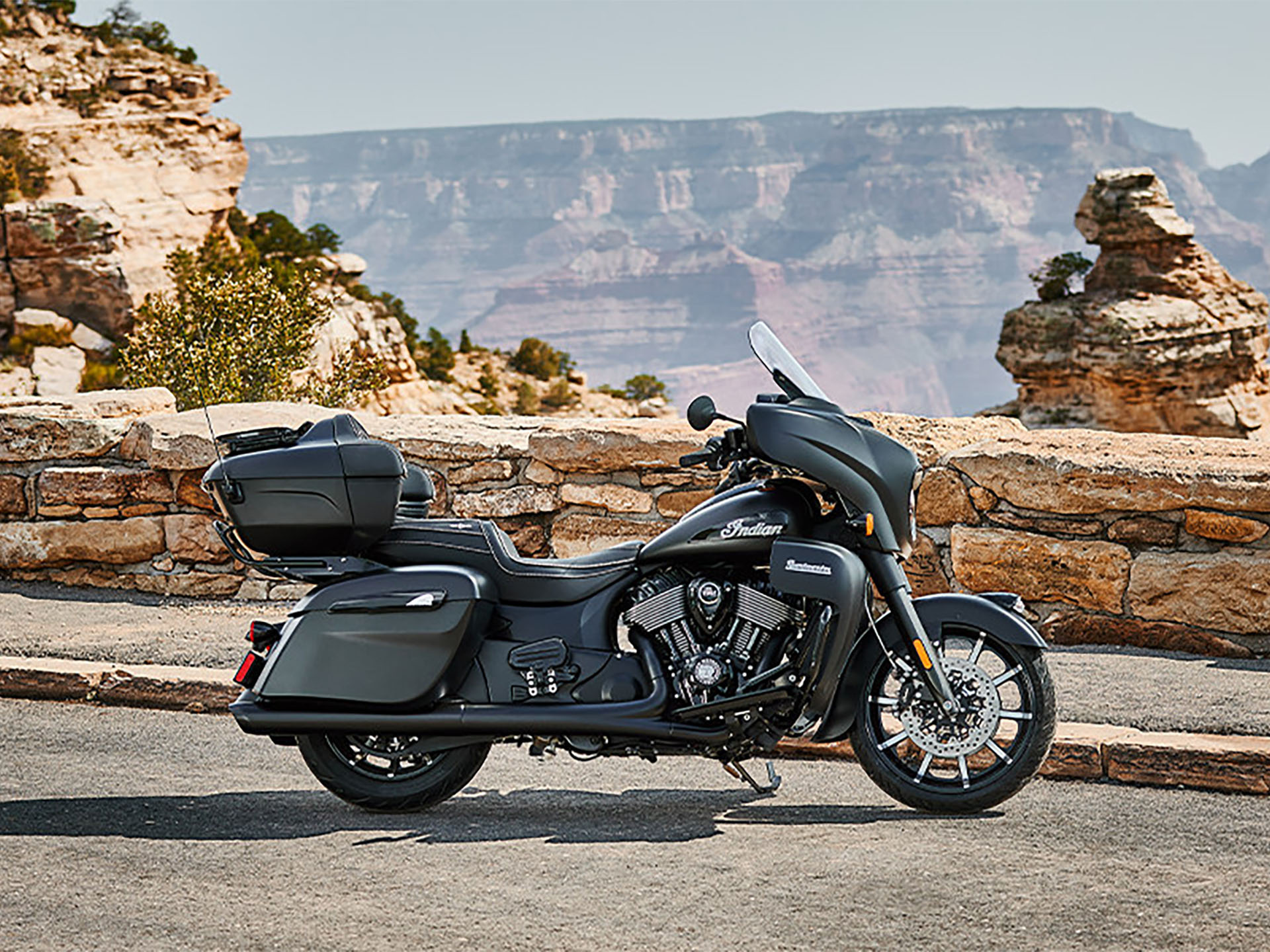 2024 Indian Motorcycle Roadmaster® Dark Horse® with PowerBand Audio Package in Columbia, Missouri - Photo 17