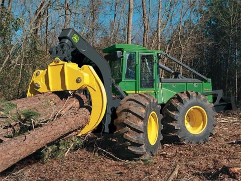 2014 John Deere 748H in Grand Rapids, Minnesota