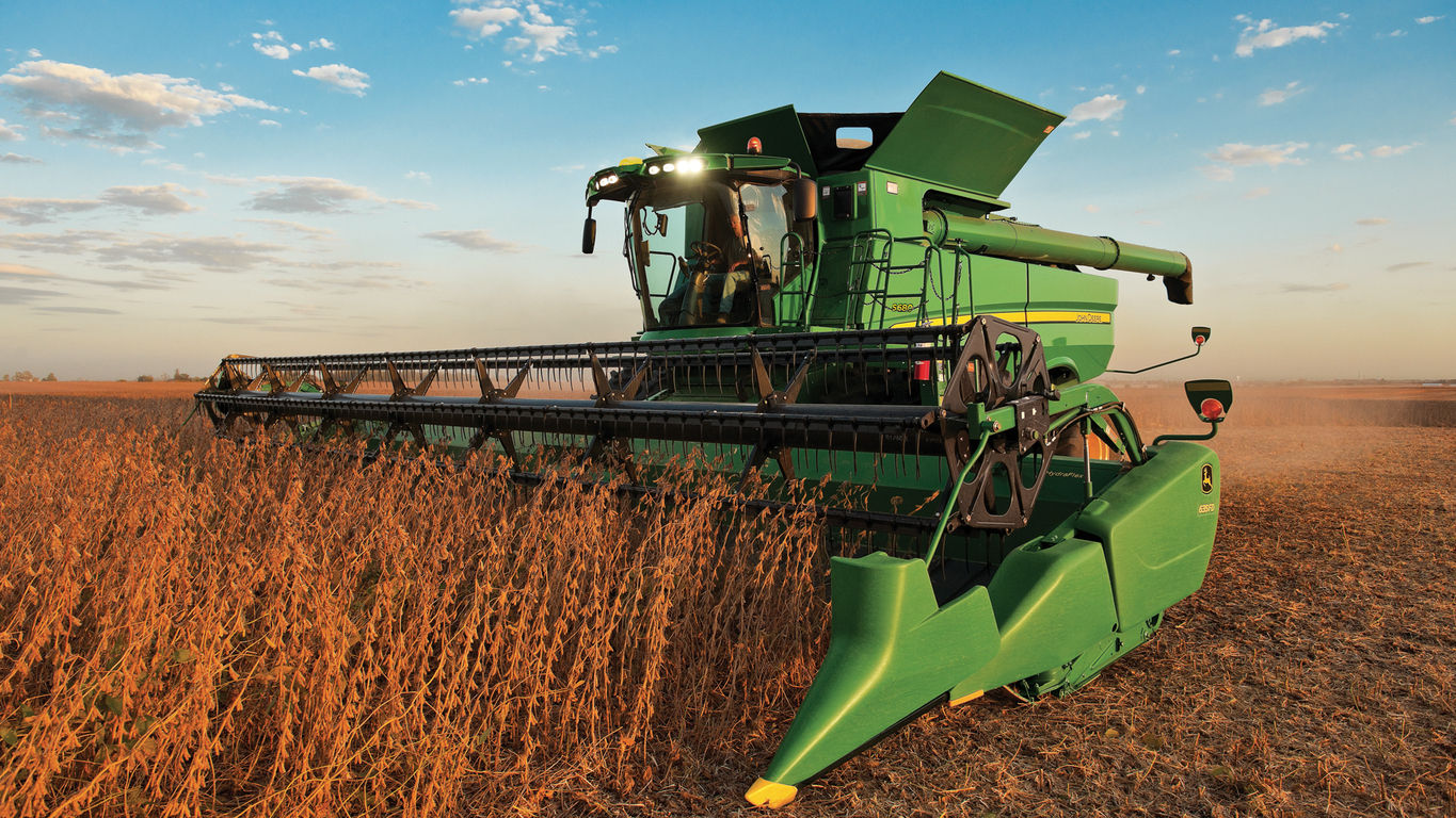 2017 John Deere S670 Combine in Grand Rapids, Minnesota