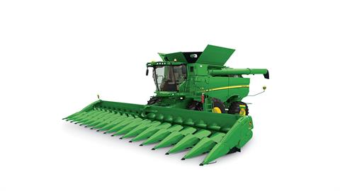 2017 John Deere S690 Combine in Grand Rapids, Minnesota