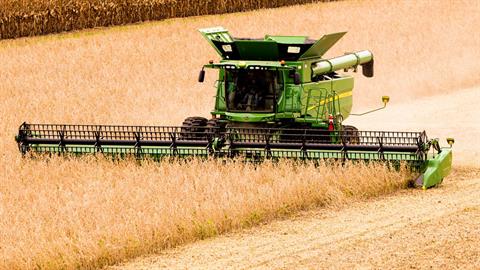 2017 John Deere S760 Combine in Grand Rapids, Minnesota