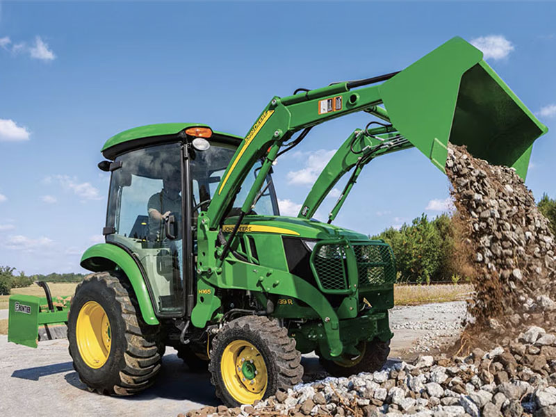 2024 John Deere 3039R Cab in Grand Rapids, Minnesota - Photo 2
