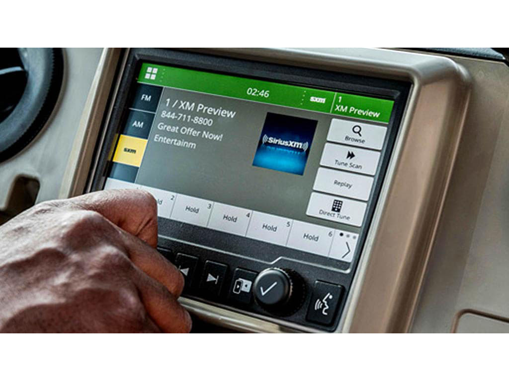 2024 John Deere XUV835R Signature Edition in Grand Rapids, Minnesota - Photo 2