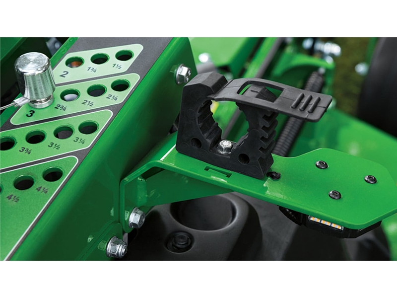 2024 John Deere Q850M 60 in. QuikTrak Stand-On 27 hp in Grand Rapids, Minnesota - Photo 3