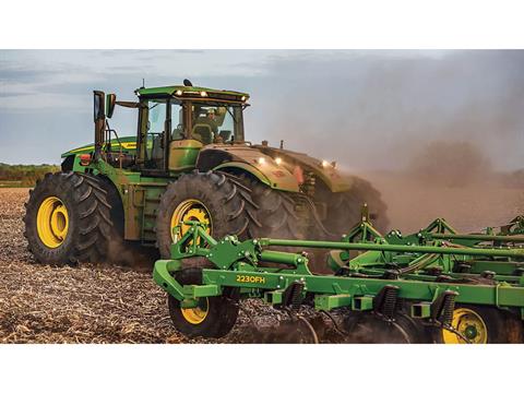 2025 John Deere 9R 590 w/o Receiver in Grand Rapids, Minnesota - Photo 2