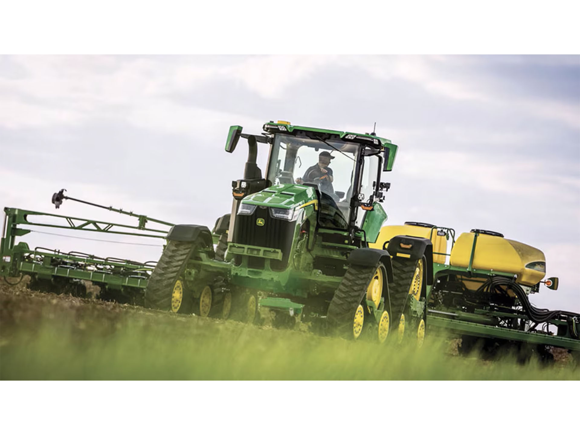2025 John Deere 8RX 340 w/o Receiver in Grand Rapids, Minnesota - Photo 2