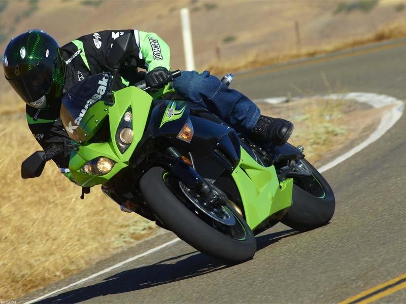 2011 Kawasaki Ninja® ZX-6R 7