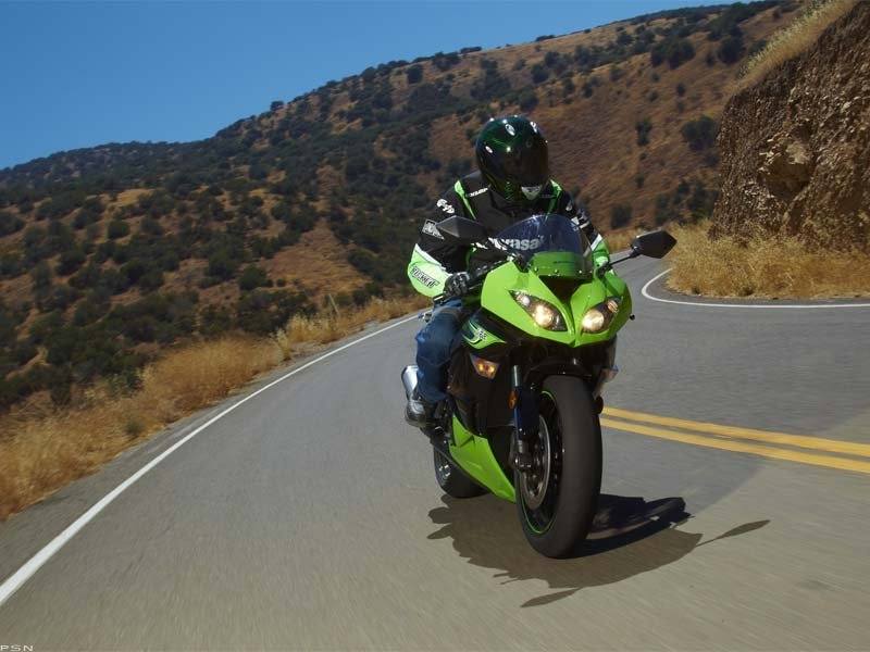 2011 Kawasaki Ninja® ZX-6R 8