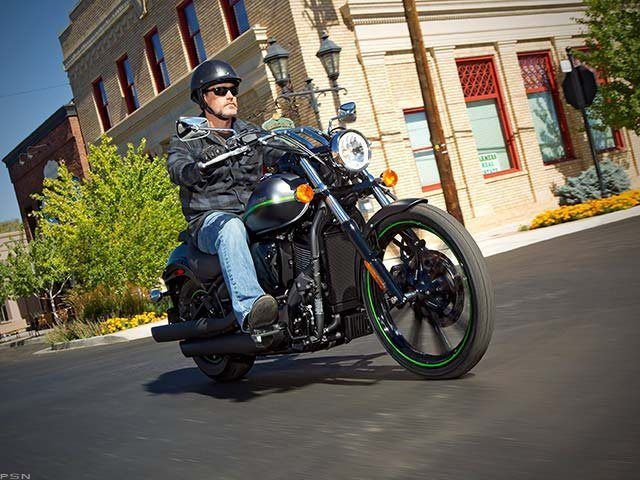 2013 Kawasaki Vulcan® 900 Custom in Foxboro, Massachusetts - Photo 12