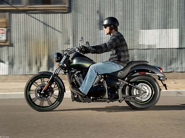 2013 Kawasaki Vulcan® 900 Custom in Foxboro, Massachusetts - Photo 10