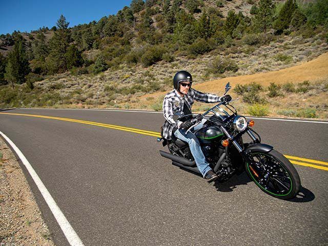 2013 Kawasaki Vulcan® 900 Custom in Foxboro, Massachusetts - Photo 5