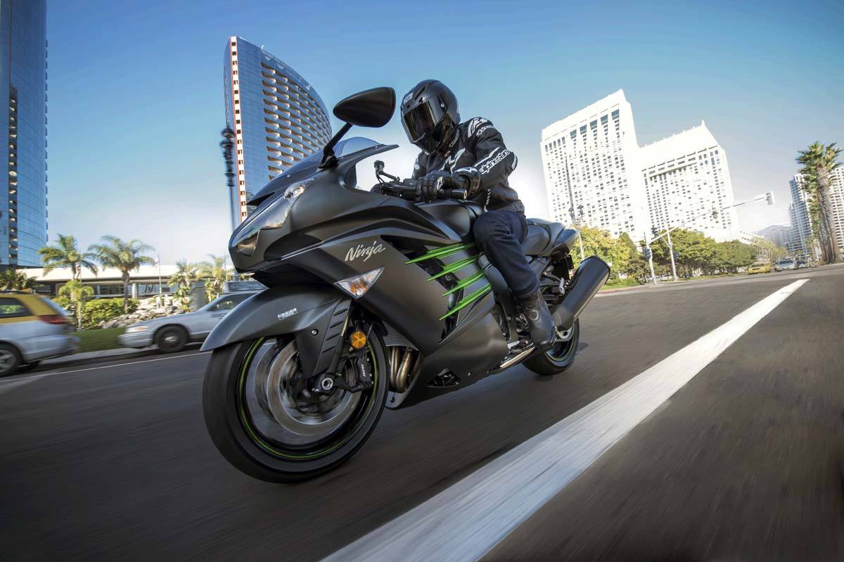 2015 Kawasaki Ninja® ZX™-14R ABS in Topeka, Kansas - Photo 8