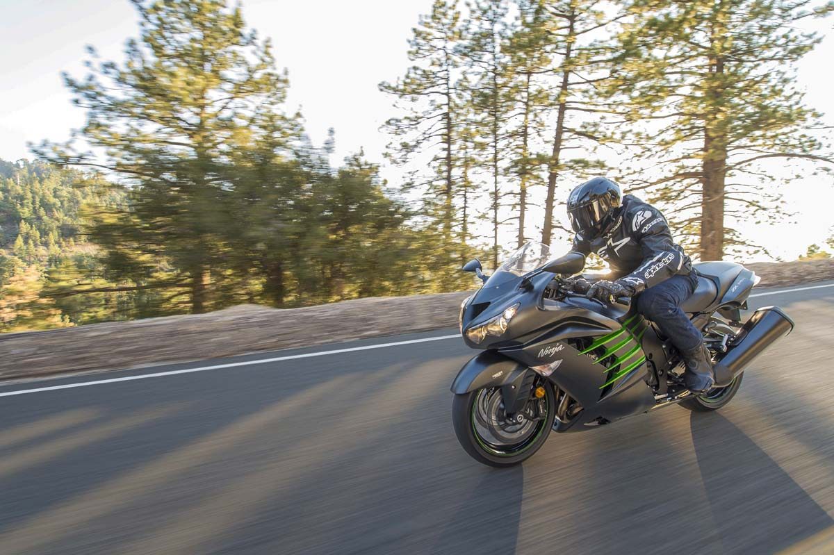 2015 Kawasaki Ninja® ZX™-14R ABS in Topeka, Kansas - Photo 9