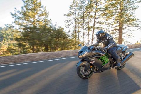 2015 Kawasaki Ninja® ZX™-14R ABS in Topeka, Kansas - Photo 9