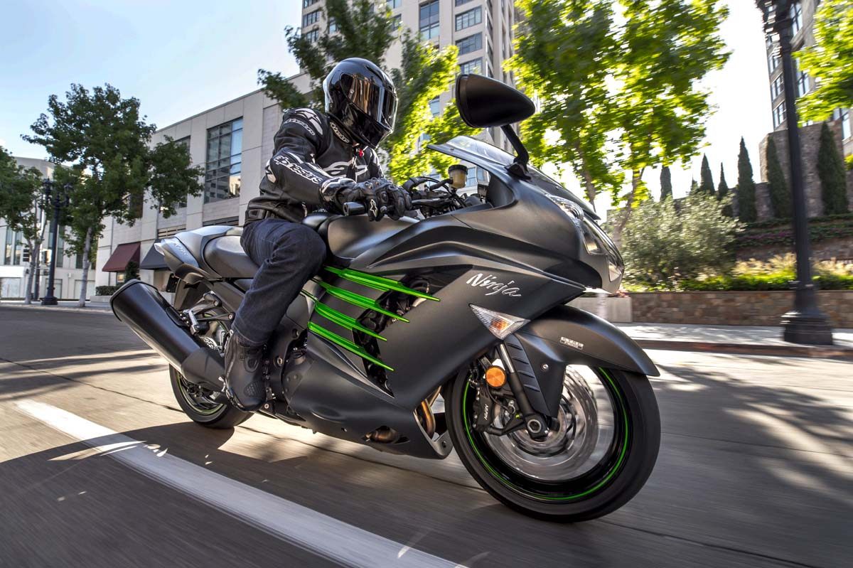 2015 Kawasaki Ninja® ZX™-14R ABS in Topeka, Kansas - Photo 10