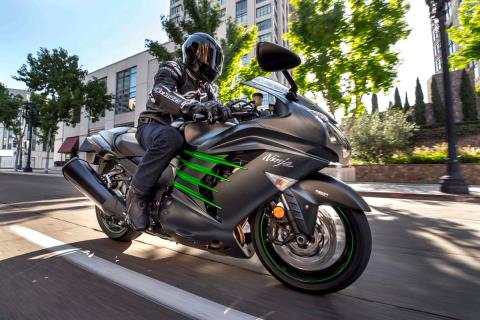2015 Kawasaki Ninja® ZX™-14R ABS in Topeka, Kansas - Photo 10