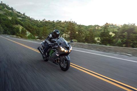 2015 Kawasaki Ninja® ZX™-14R ABS in Topeka, Kansas - Photo 14
