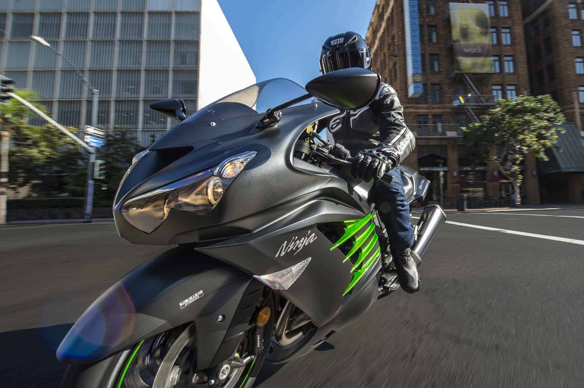 2015 Kawasaki Ninja® ZX™-14R ABS in Topeka, Kansas - Photo 18