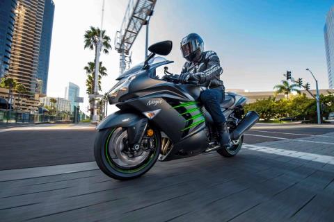 2015 Kawasaki Ninja® ZX™-14R ABS in Topeka, Kansas - Photo 22