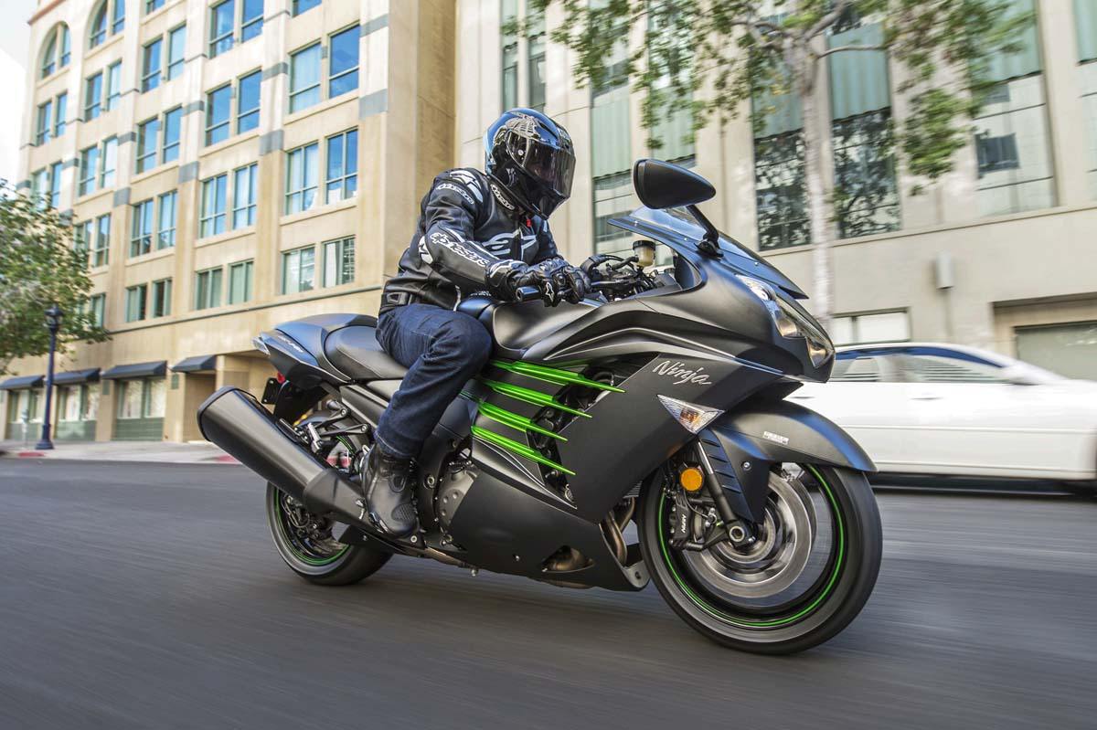 2015 Kawasaki Ninja® ZX™-14R ABS in Topeka, Kansas - Photo 23
