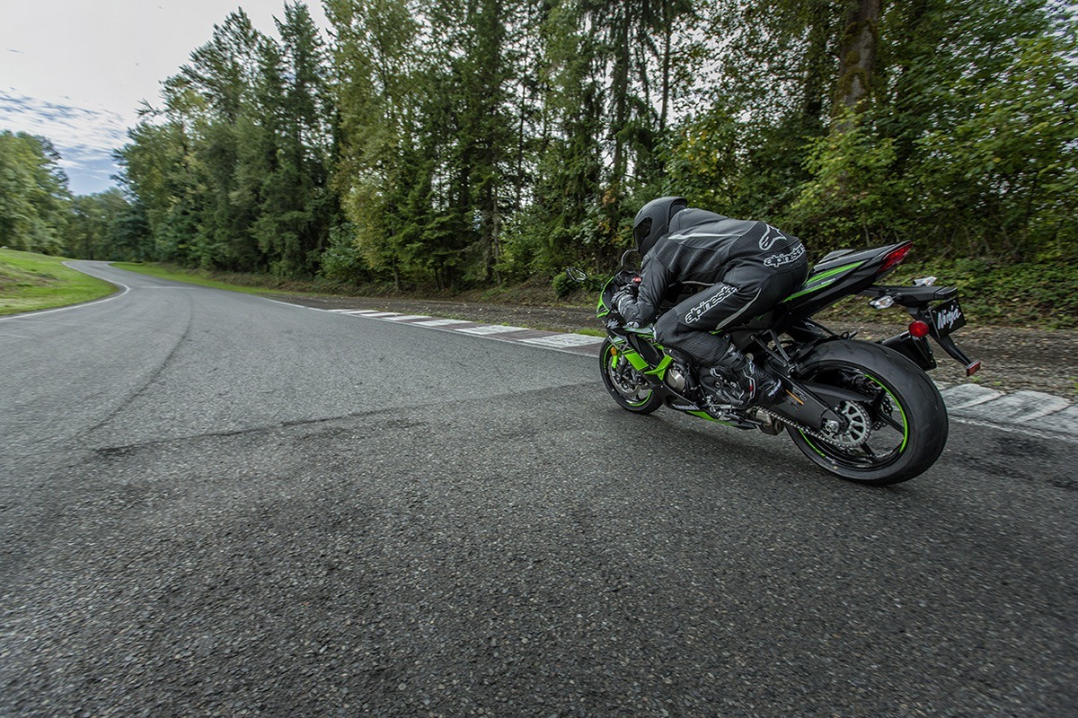 k r♪ Certified Pre-Owned 2016 Kawasaki Ninja ZX-6R ABS KRT Edition