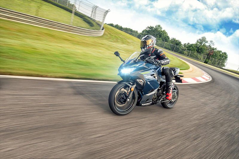 2022 Kawasaki Ninja 400 ABS in Enfield, Connecticut - Photo 5