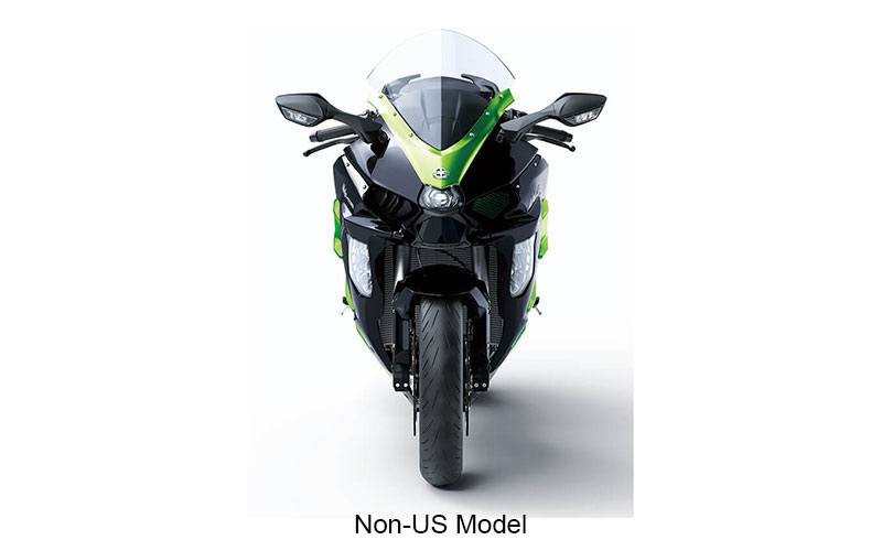 2022 Kawasaki Ninja H2 SX SE in Auburn, Massachusetts - Photo 9
