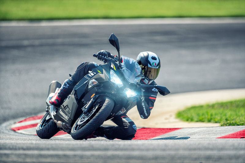 2022 Kawasaki Ninja 400 ABS in Yankton, South Dakota - Photo 8