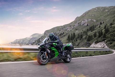 2023 Kawasaki Ninja H2 SX SE in Columbia, Missouri - Photo 8